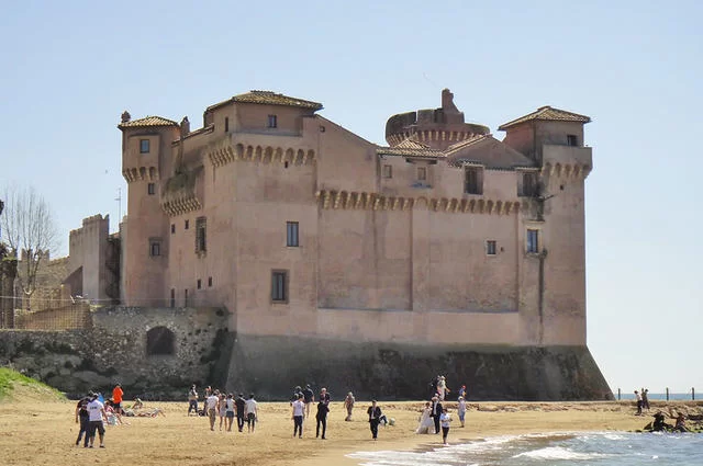 ladabar / Flickr / CC-BY-SA 2.0 Санта Севера